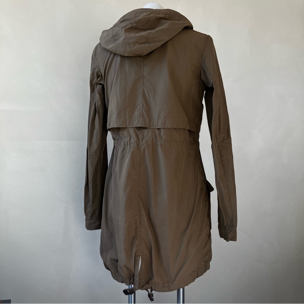 Mountain Hardwear | Zenell Windbreaker Trench Coat - Picture 3 of 8